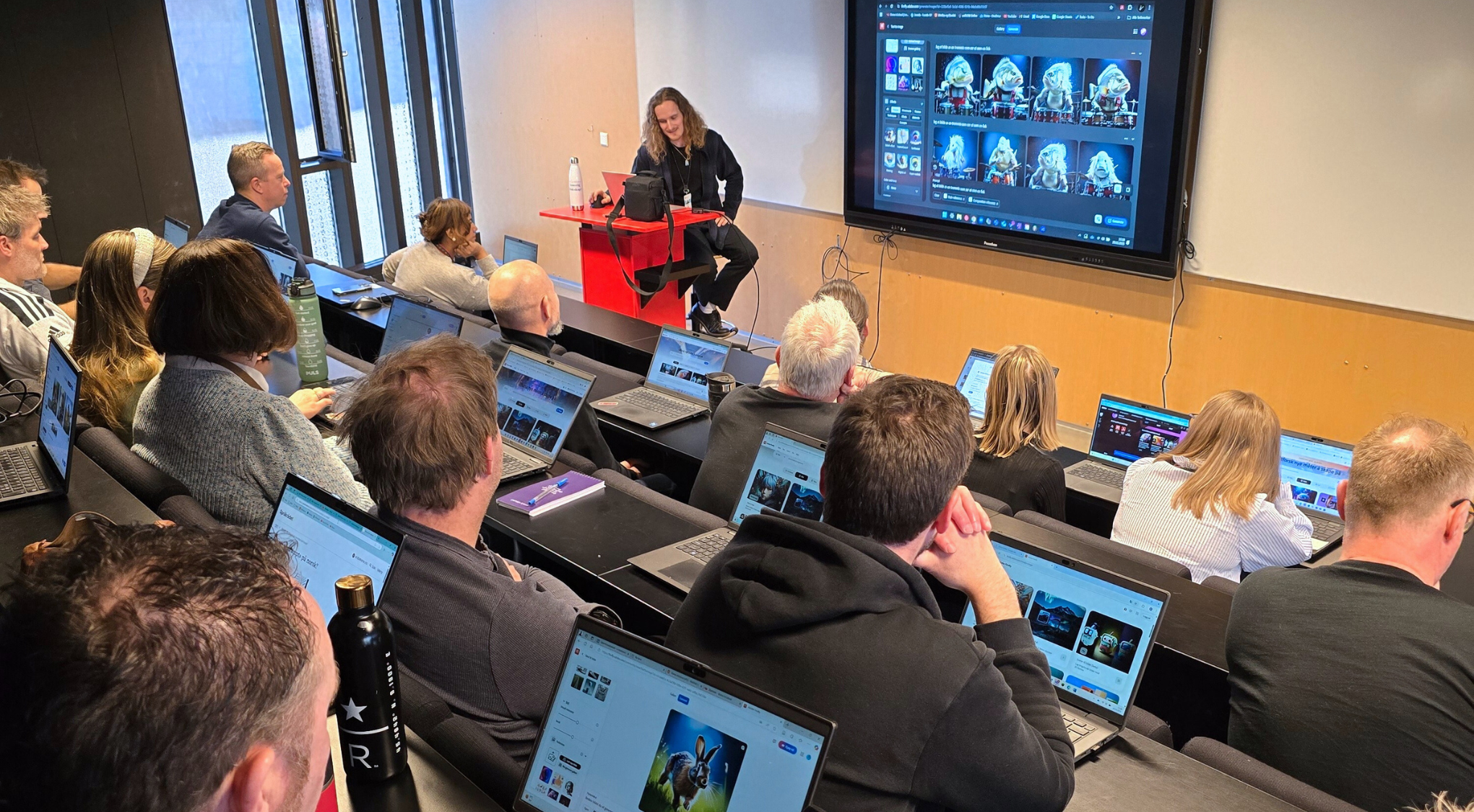 Lærerne i klasserom med undervisning i KI-bildeprogram