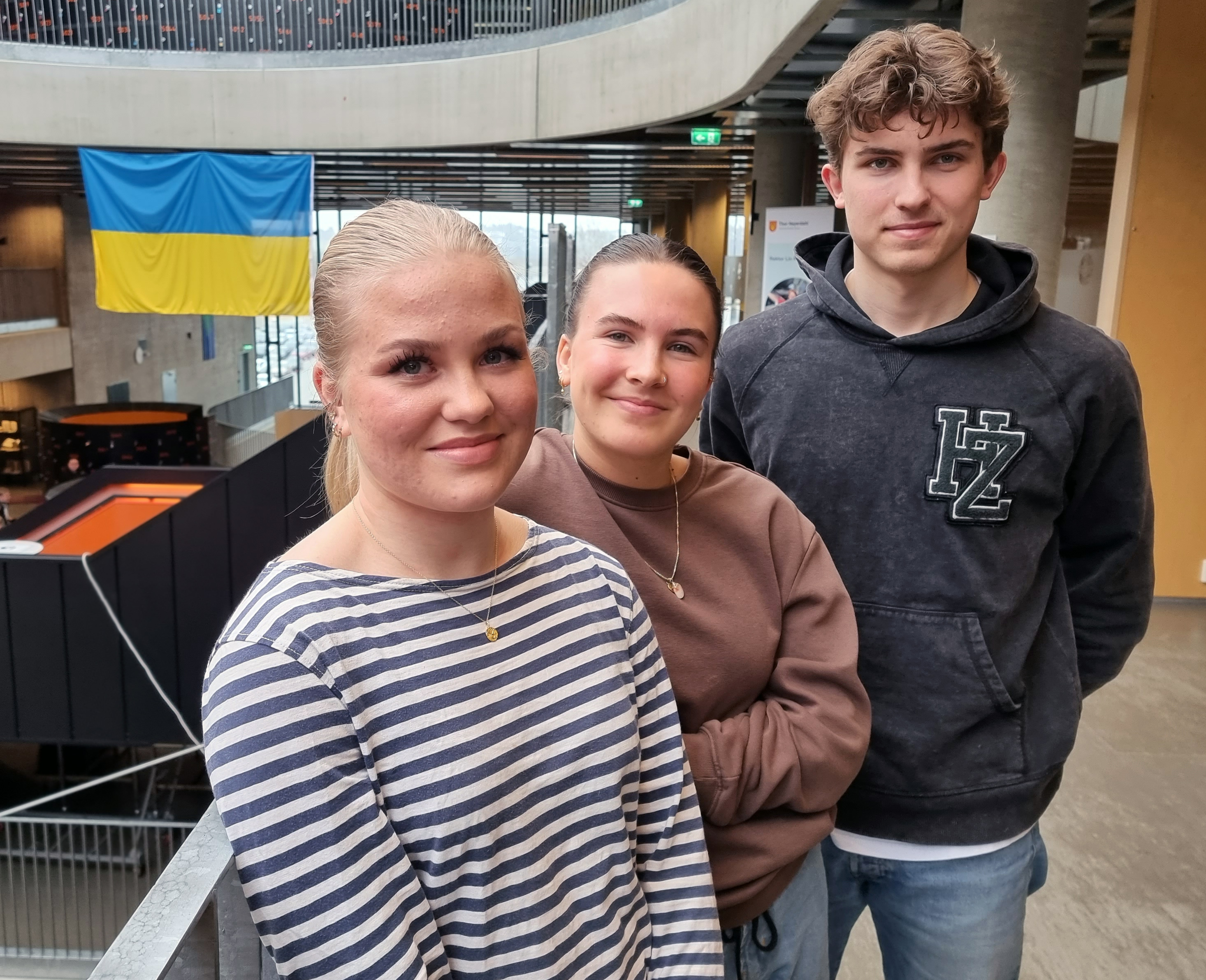 Vilde Terjesdatter Gulvik, Silje Otterdal Larsen og Jesper Duvholt Havnås er ledere i elevrådet på THVS.