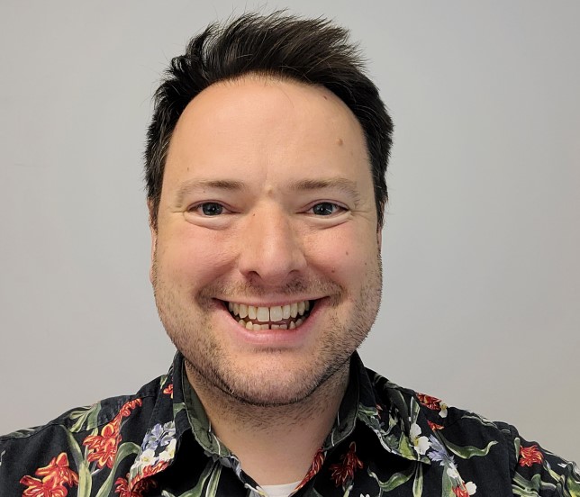 Vestfold og Telemark fylkeskommune har tilsett Johannes Rindal (38) i stillinga som leiar av det nye fylkessenteret i Seljord. Han startar i jobben i september.