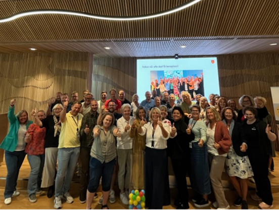 Jublende ansatte for læreplass til alle