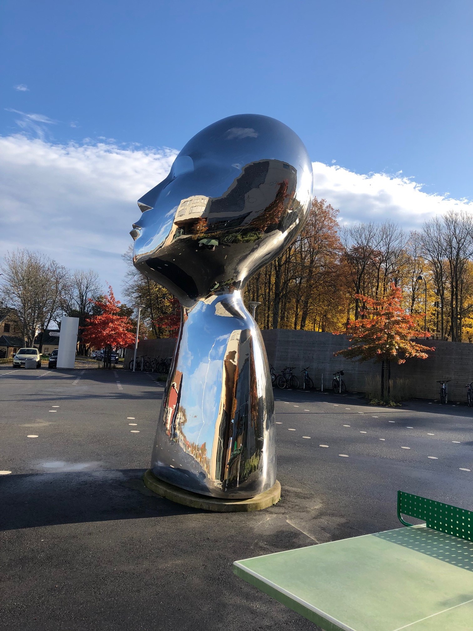 Færders blanke hodestatue.