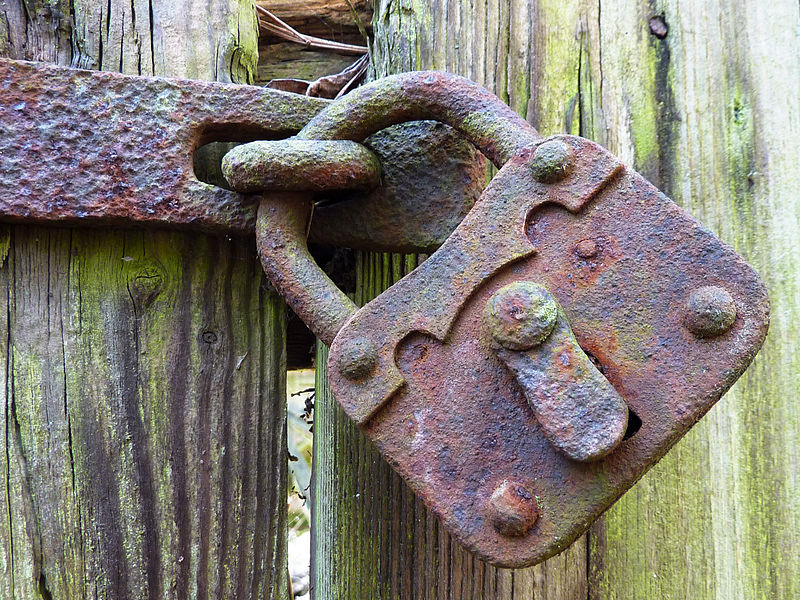 En rusten hengelås.