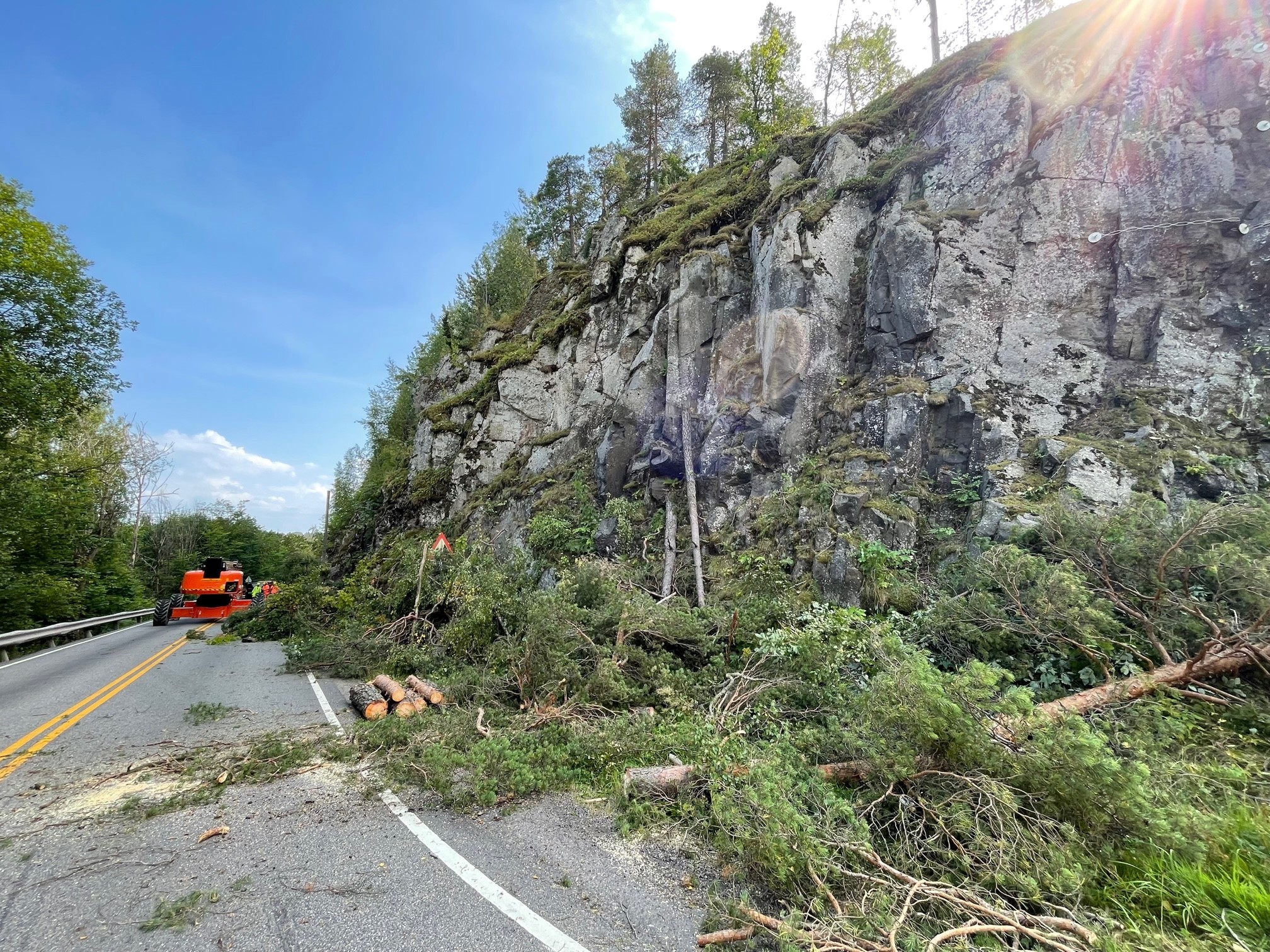 Sikring av fjellet i Botneveien i Holmestrand. Foto: Mats Toverud
