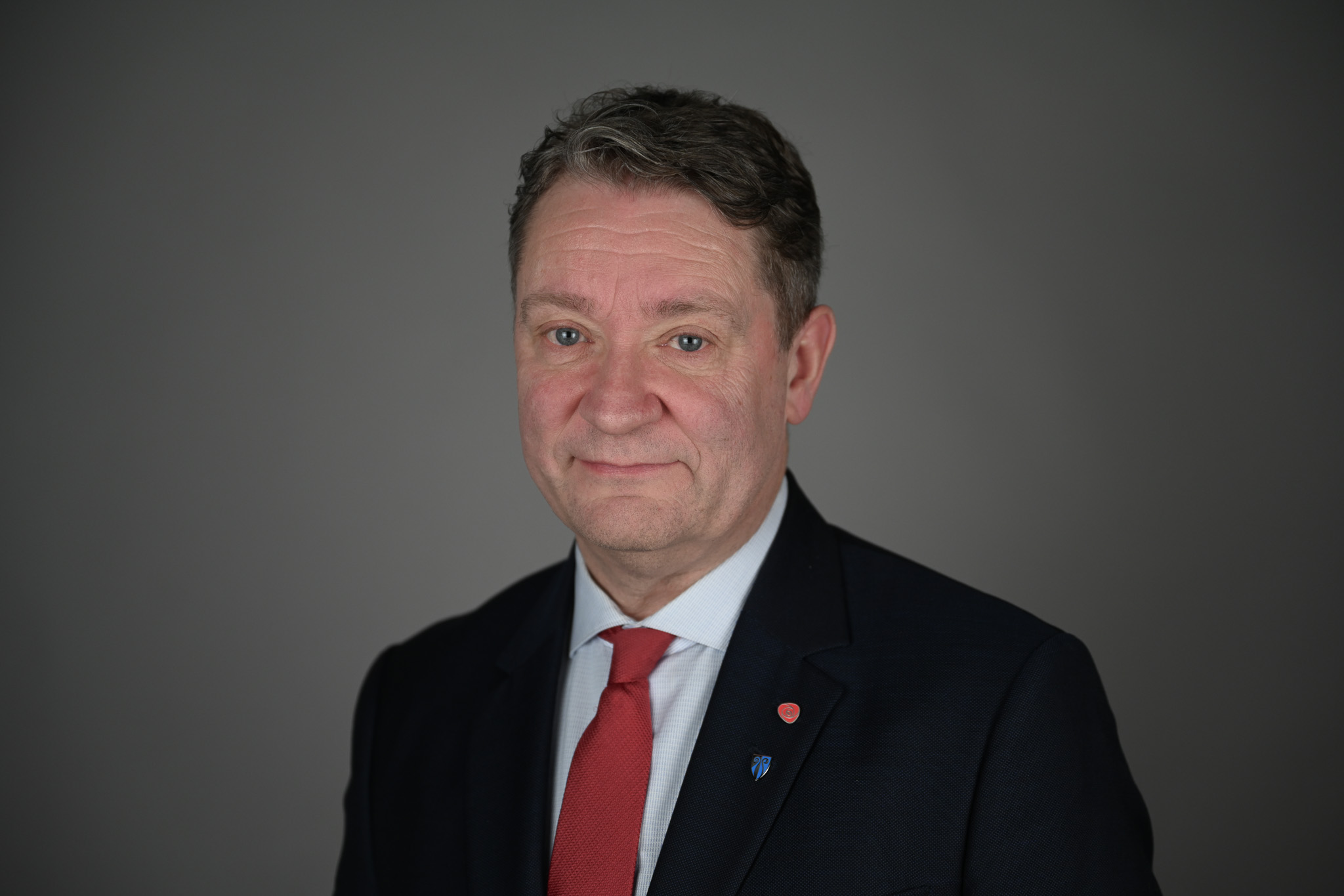 Grå silhuett av person - illustrasjon