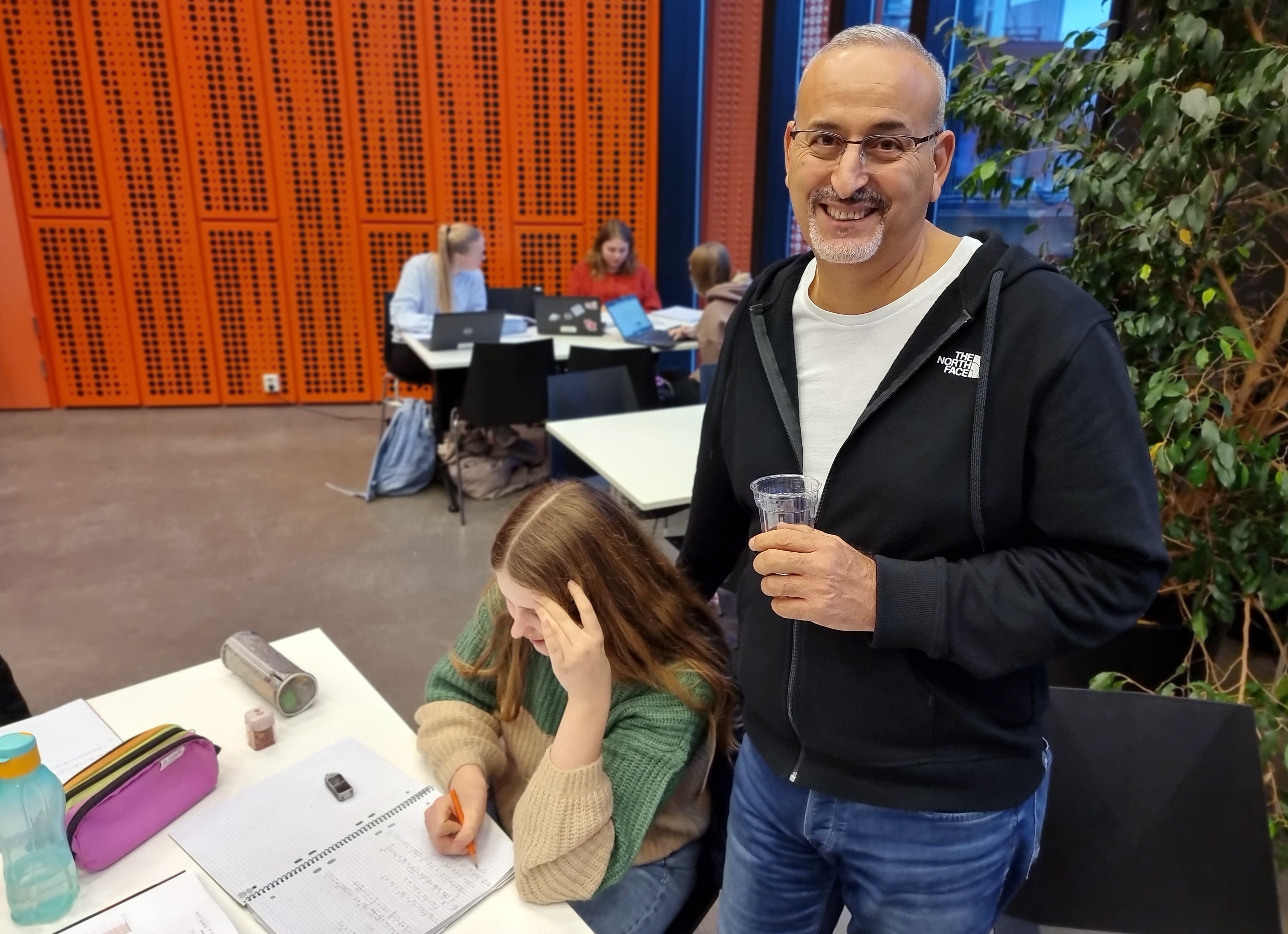 Responstiden fra faglærer søker om pedagogisk støtte til en ressurslærer er på saken er kort – som regel under 14 dager. Hassan Fattouhi mener det er en av nøklene til suksess.