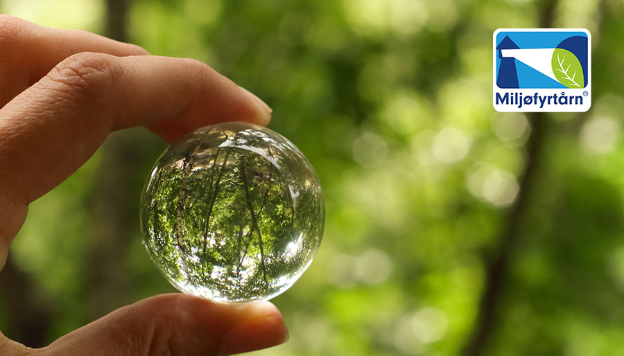 Grønn natur og Miljøfyrtårn-logo