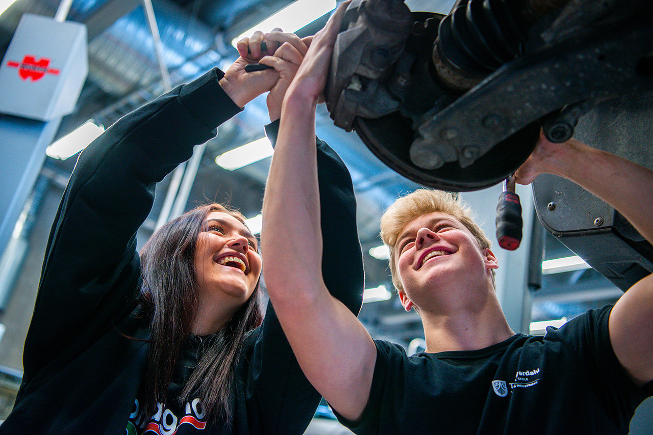 Søkertallene til videregående opplæring i Vestfold og Telemark viser at 54 prosent av søkere til Vg1 har søkt yrkesfag.