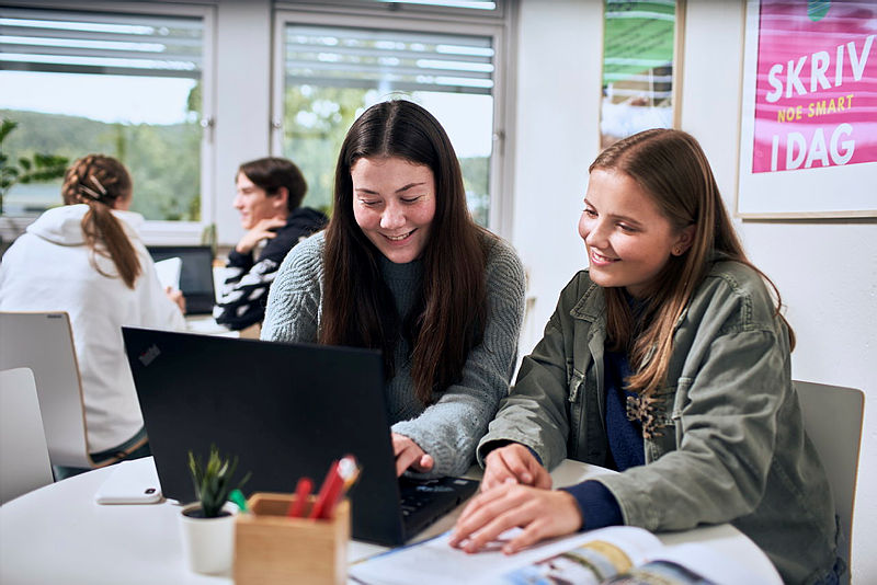 Illustrasjonsfoto av elever som har valgt feil utdanningsprogram.