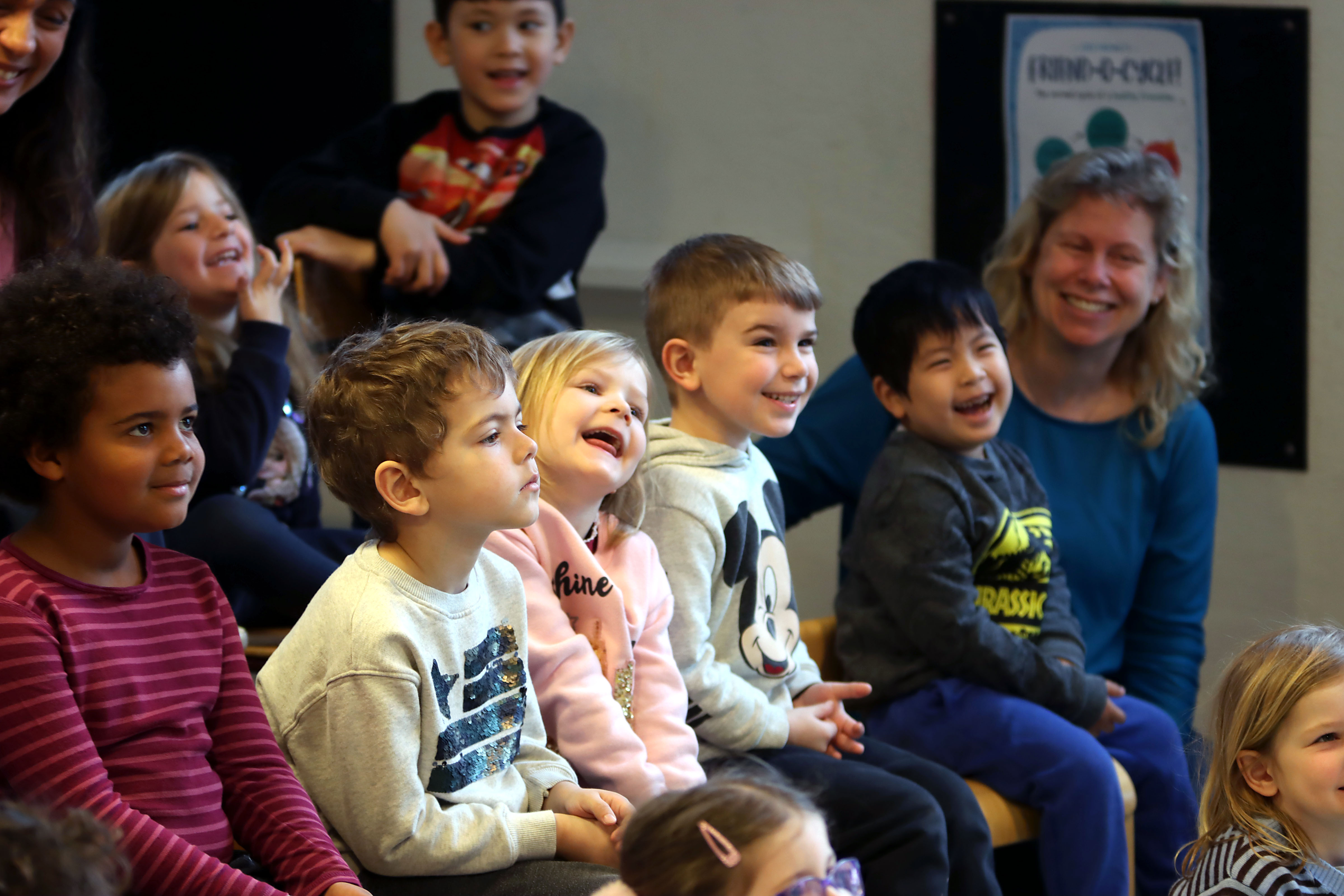 Bilde av barn på forestilling